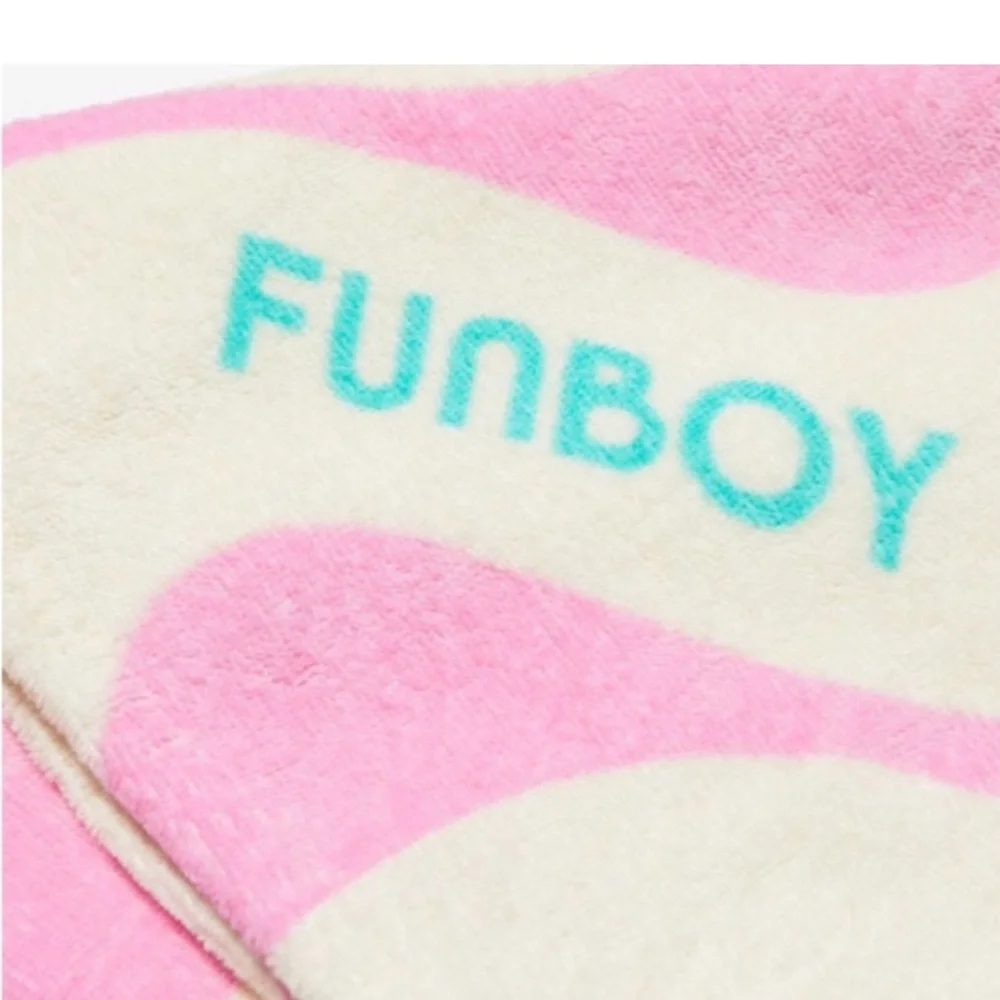 FUNBOY Pink and Cream Wave Towel